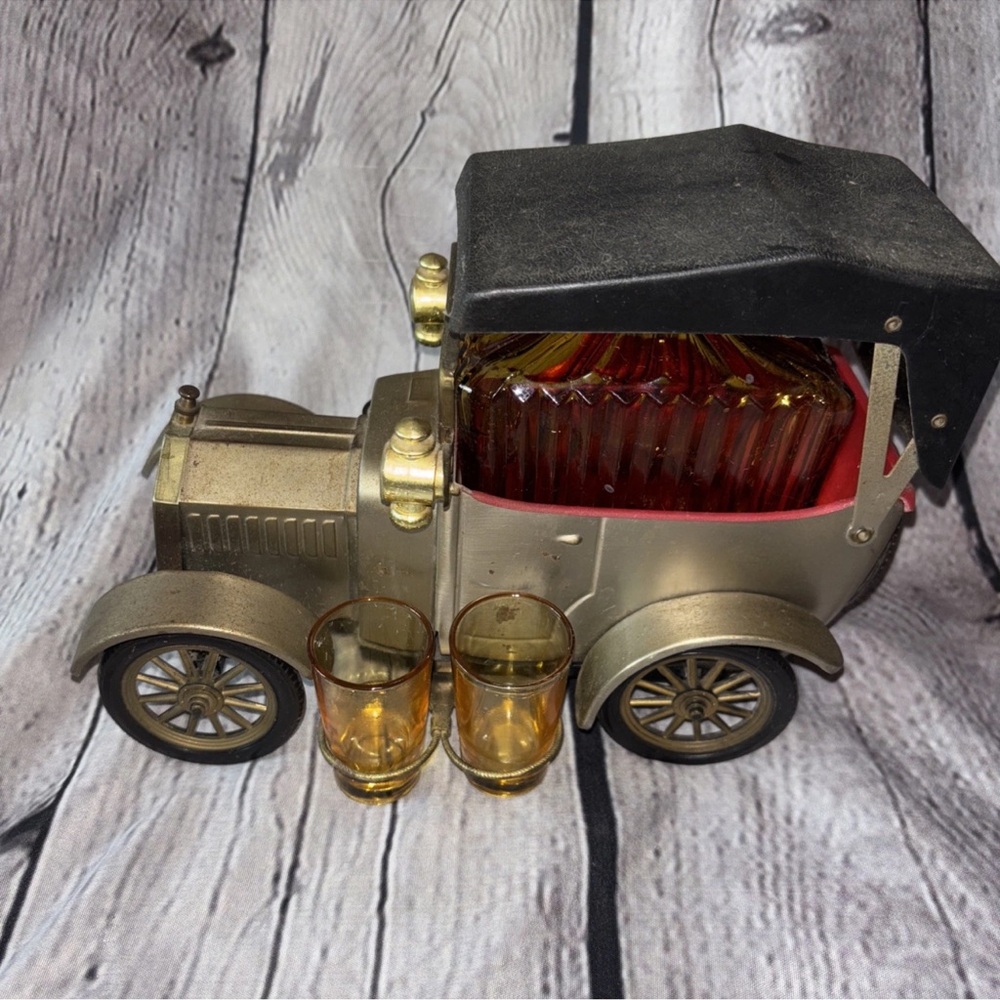 Vintage 1918 Ford Model T Tin Lizzie Bar Car Musical Whiskey Decanter Set Unique